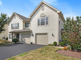 2433 Dickens Dr, Aurora, IL 60503