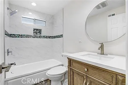 9661 Hayvenhurst Ave — Photo 17