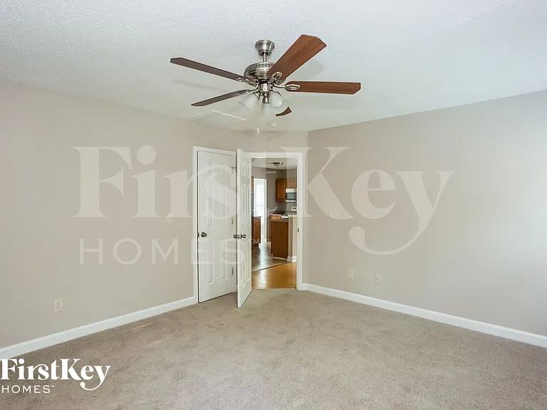 2192 Mallard Pointe Dr — Photo 10