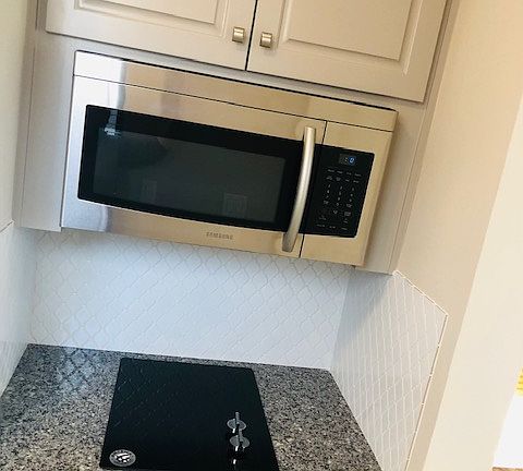 4th image of 1305 Black Walnut Ln