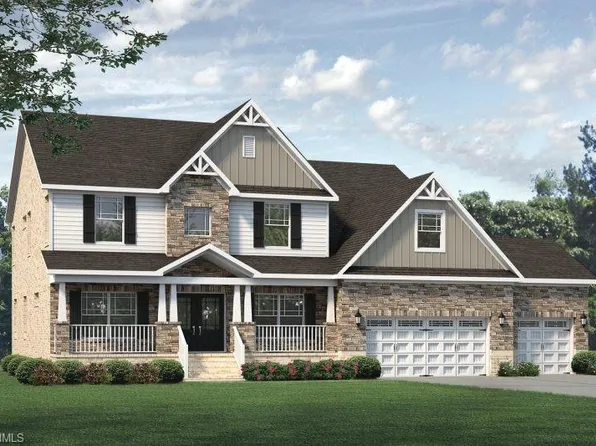 7722 Maple Pond Dr, Oak Ridge, NC 27310
