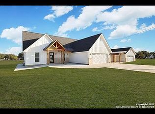 162 Brown Saddle Cir, Bandera, TX 78003