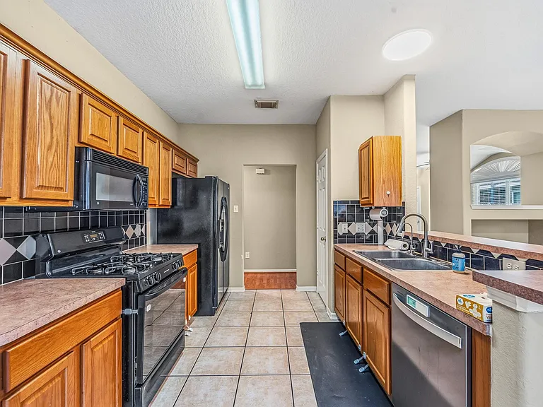 17935 Rose Hill Park Ln — Photo 11
