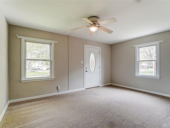 5th image of 4138 Elliot Ave