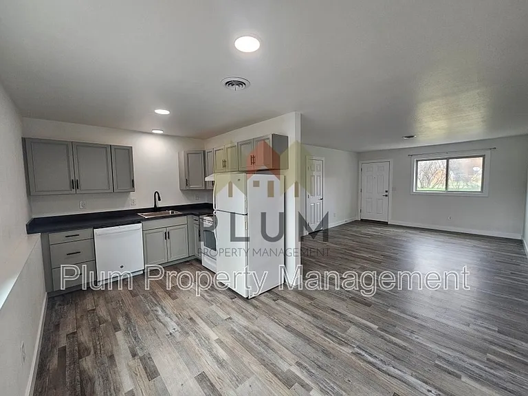 2340 Fairview Ave #2 — Photo 4