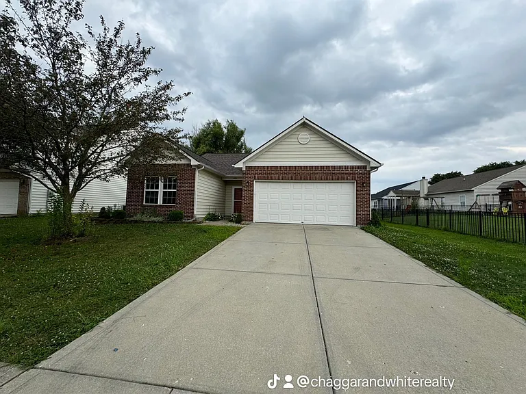 9653 Stonewall Ln — Photo 3