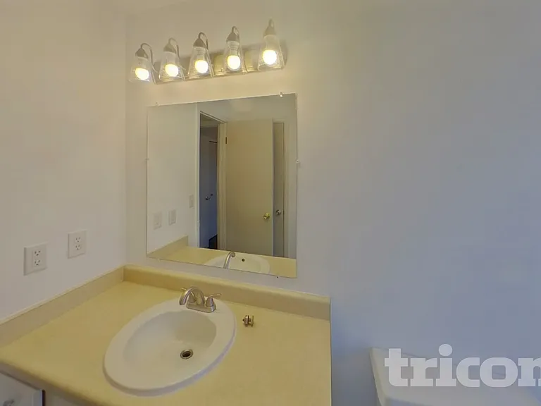 6845 Parkridge Ct — Photo 12