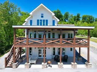 3903 Island View Rd, Sevierville, TN 37876