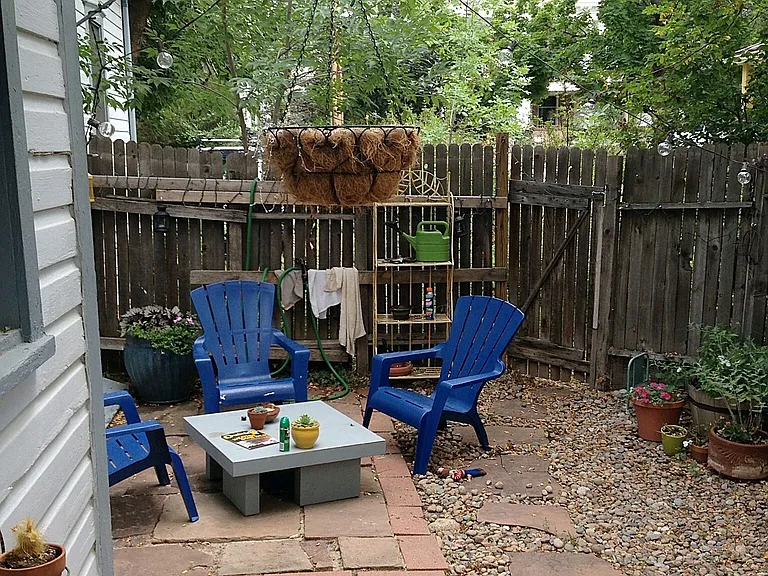 1035 Mapleton Ave — Photo 3