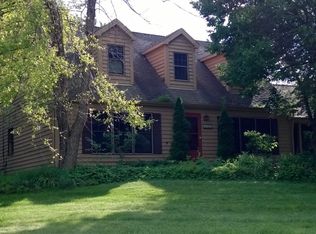 14001 Crest Ln, Woodstock, IL 60098
