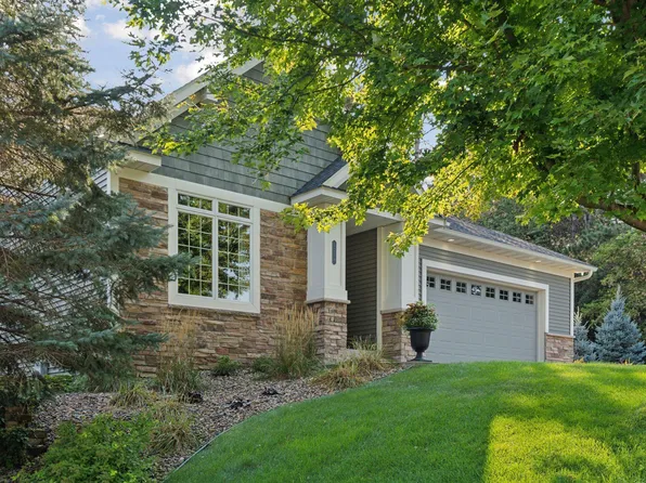 1218 Highland Ct, New Richmond, WI 54017