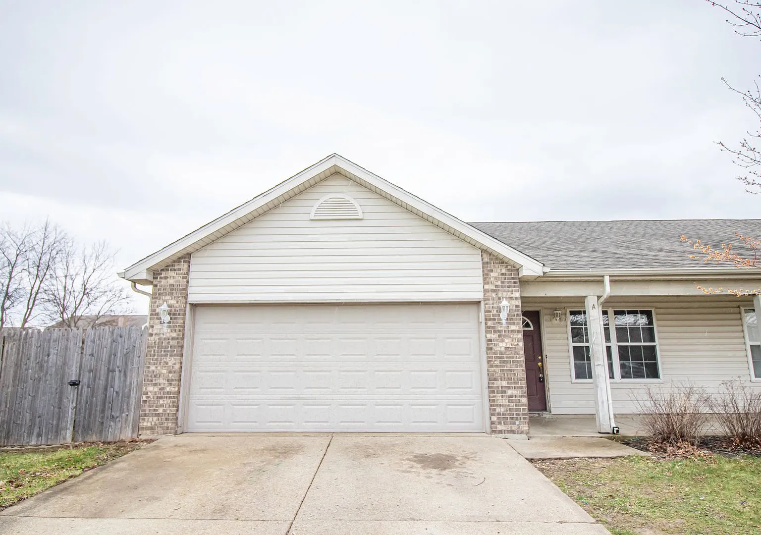 2225 Bridgewater Circle — Photo 1