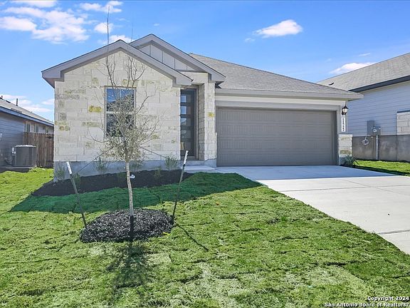 2nd image of 11722 Mustang Grove