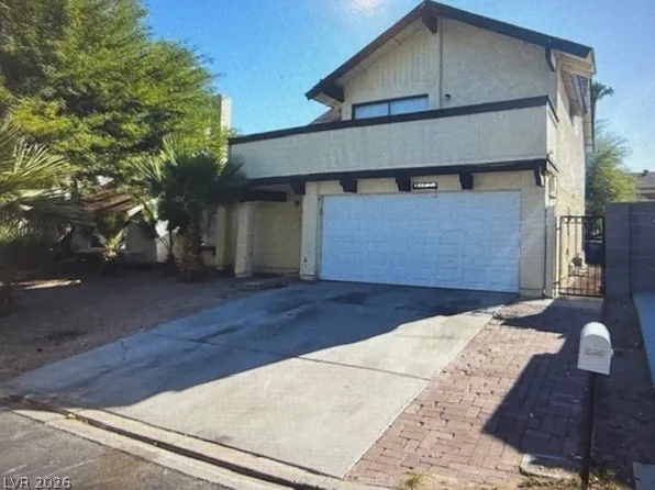 4760 Woodridge Rd, Las Vegas, NV 89121