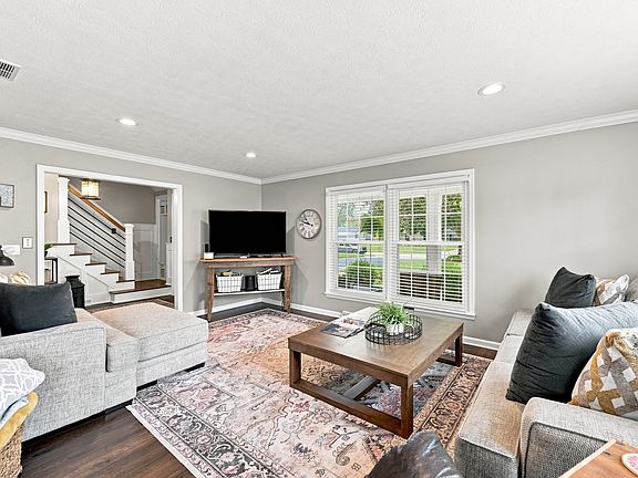 4th image of 2205 Terrace Ln