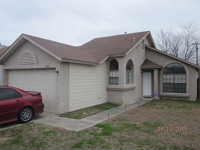 1st image of 6050 Les Harrison Dr