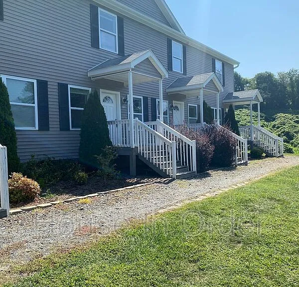 46 Spicewood Rd #C — Photo 2