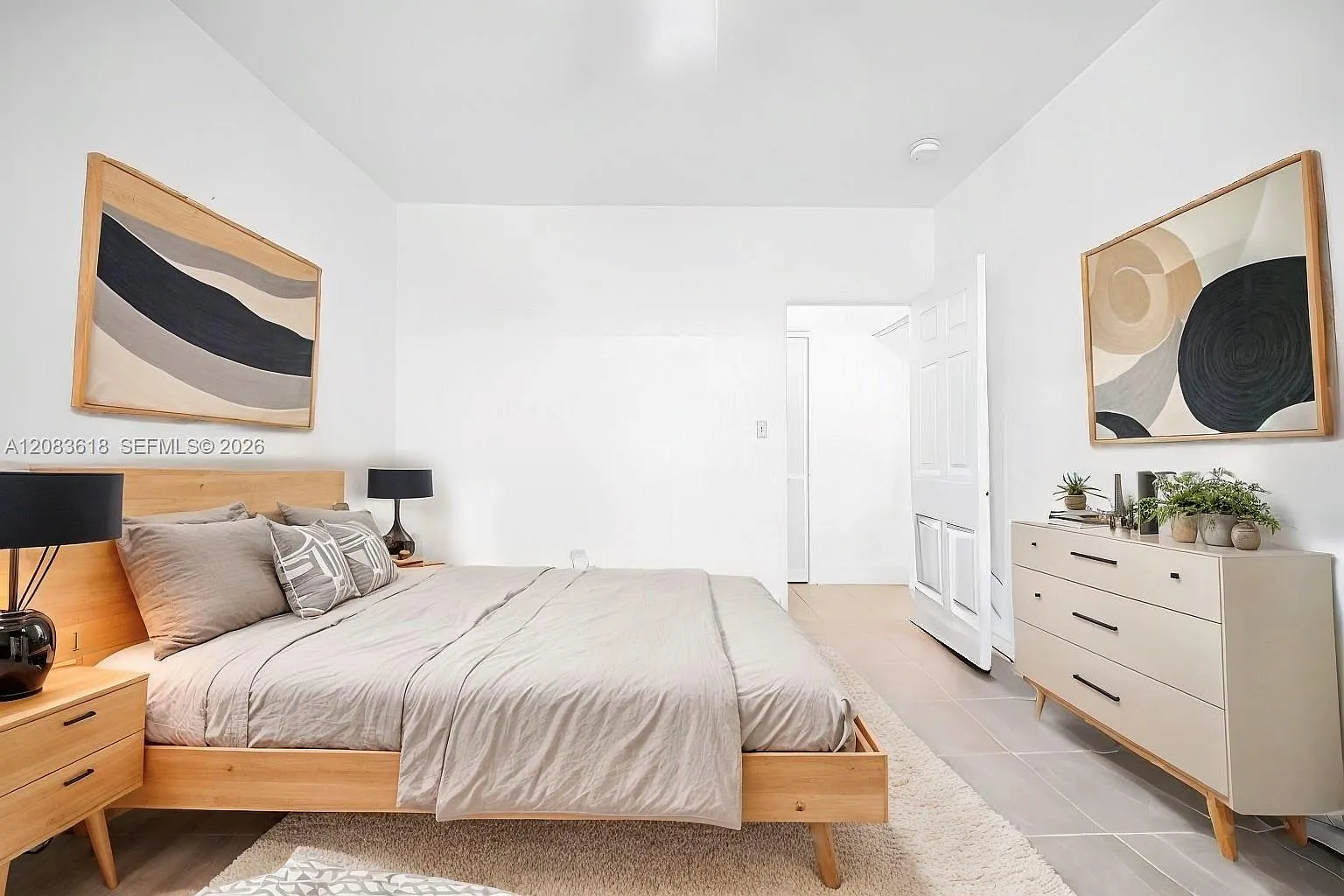 Marseilles Condo — Photo 3