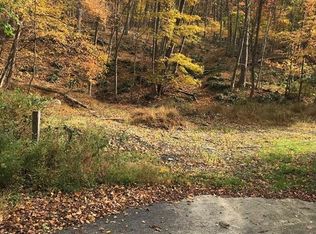 88 Wiccopee Rd, Putnam Valley, NY 10579