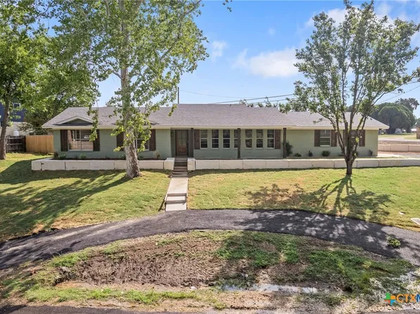 917 Santa Maria Rd, Salado, TX 76571