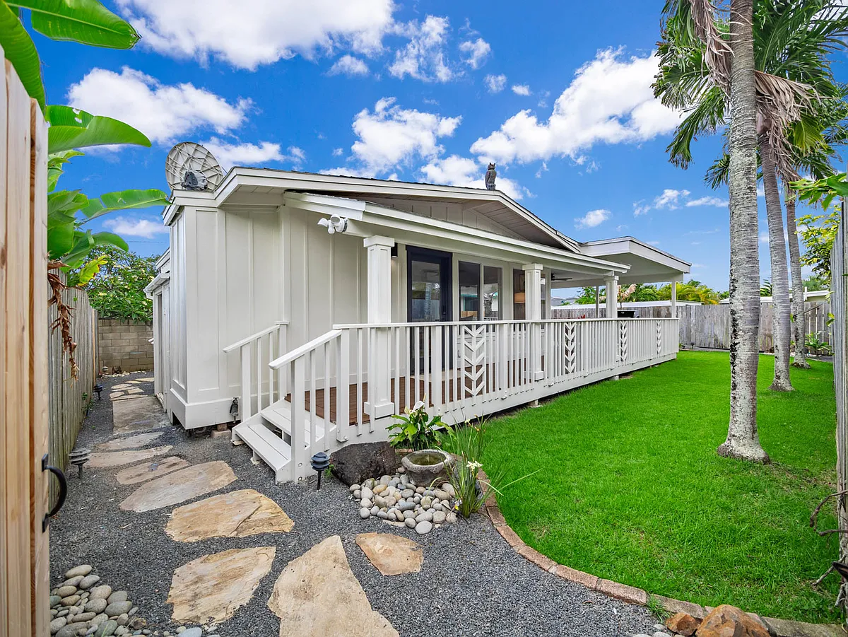Building Photo - 361C Olomana St #1