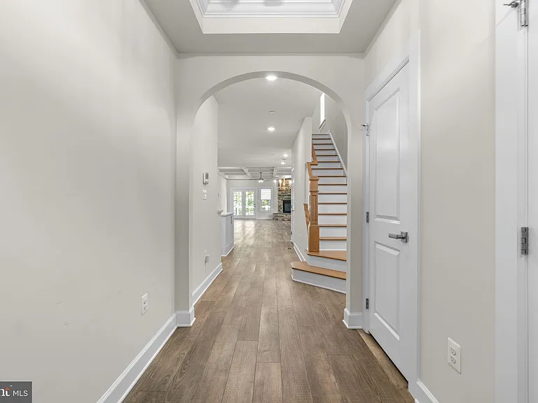 10513 Rossini Ln — Photo 2