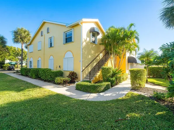 119 Waterside Dr, Hypoluxo, FL