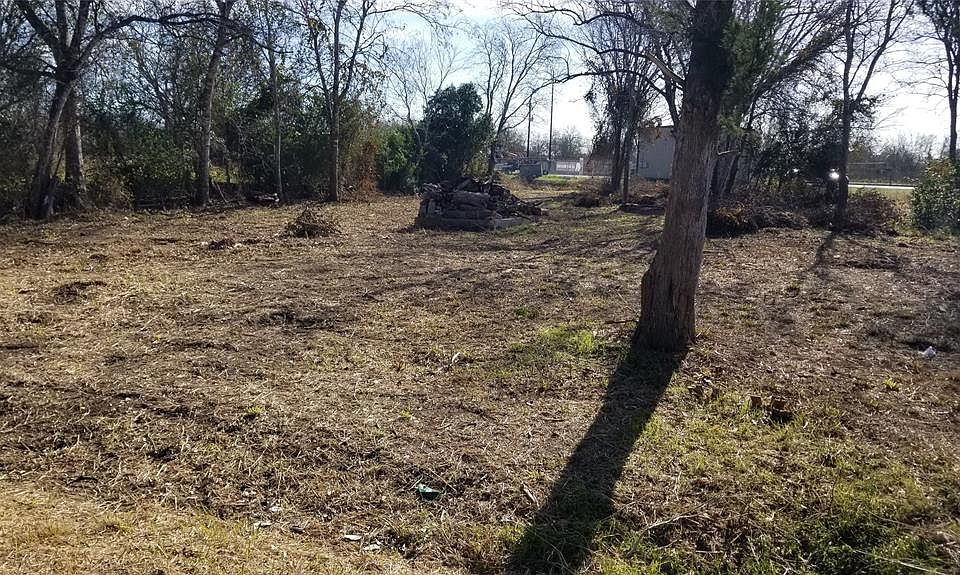 2nd image of 1411 Business Ave