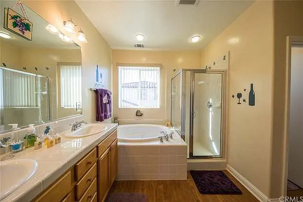740 W Della Dr — Photo 1