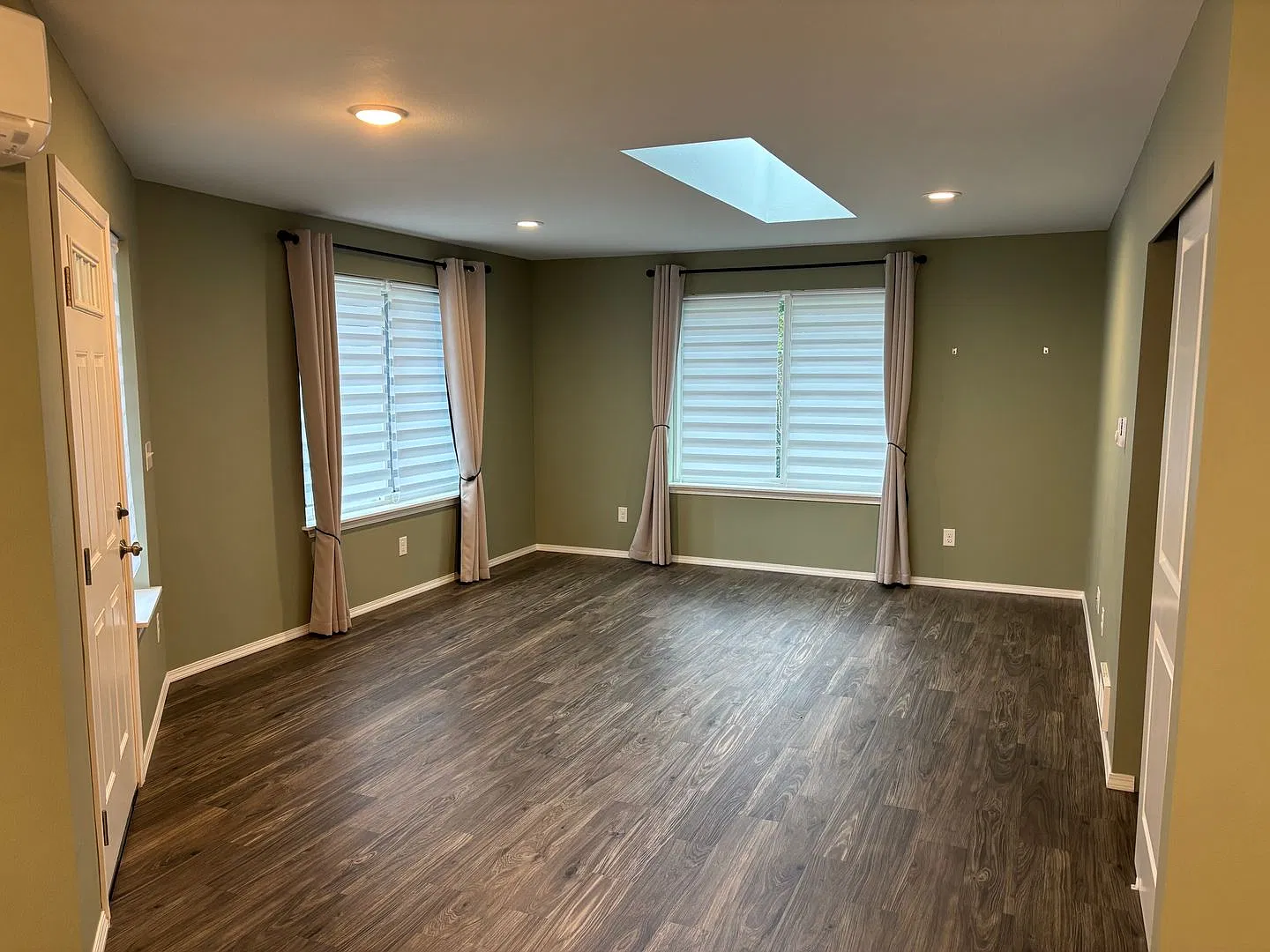 Spacious 3-Bedroom, 2-Bedroom in Ocean Shores! — Photo 2