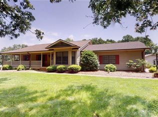 208 James Poore Ln, Mount Airy, NC 27030