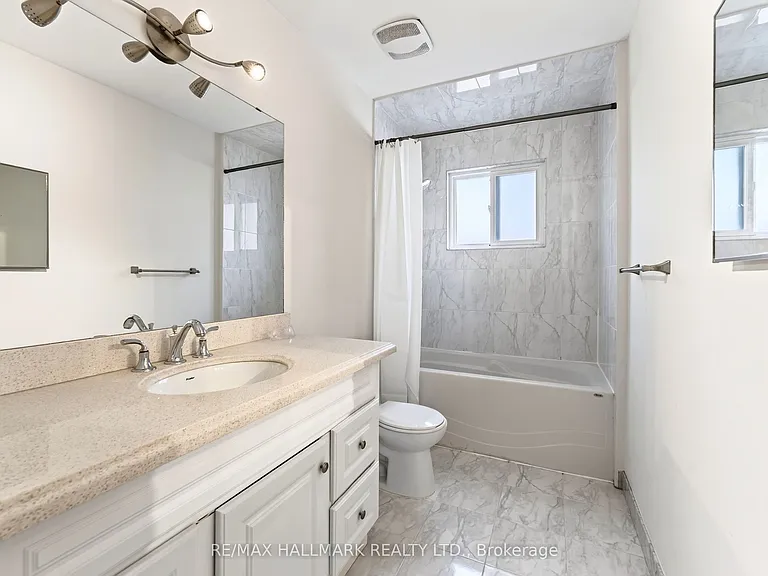 402 Kingston Rd — Photo 22