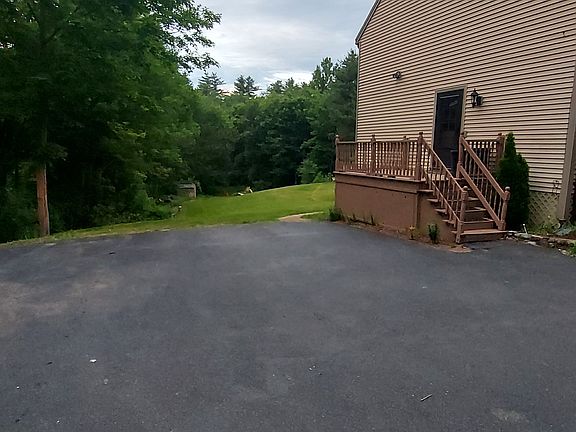 2nd image of 28L Island Pond Rd