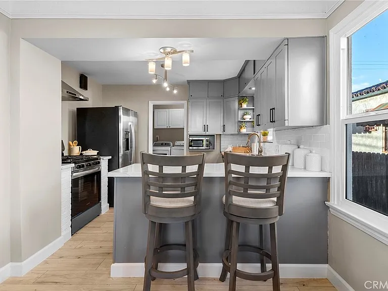 1705 S Fremont Ave — Photo 17