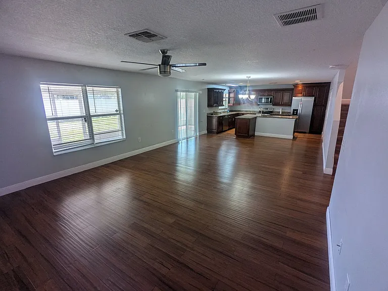 1628 Strathmore Cir — Photo 20