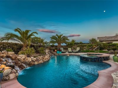 10 Grand Masters Dr, Las Vegas, NV, 89141