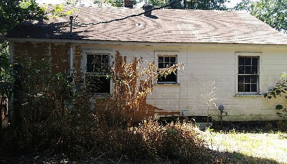 3rd image of 2320 W Rose St