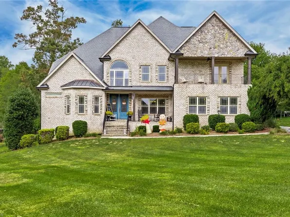 6154 Olde Fields Way, Pfafftown, NC 27040