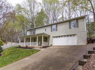 8374 Paso Fino Ln, Catawba, NC 28609