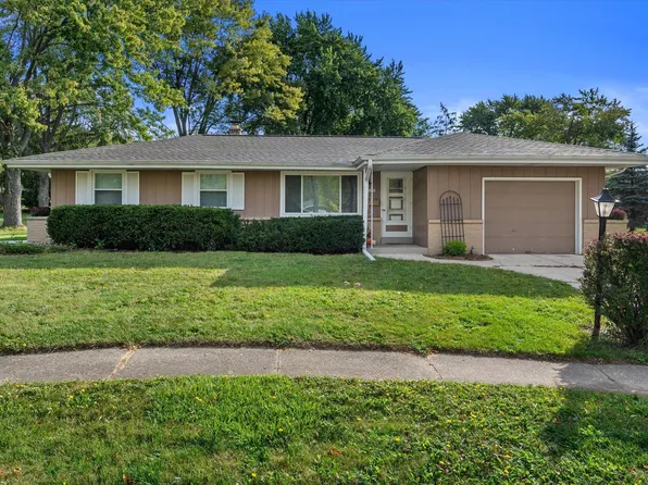 5550 Oakwood COURT, Greendale, WI 53129