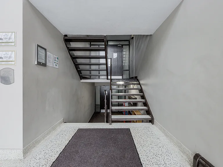 1510 Queenston Rd — Photo 6