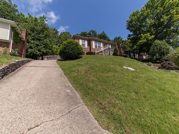 2nd image of 2817 Windsor Forest Dr