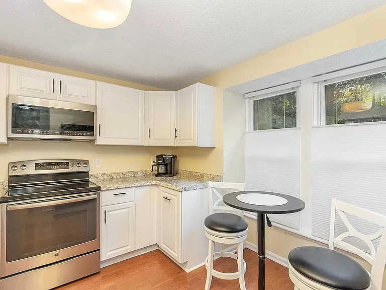 1140 Villa Green Ct — Photo 5