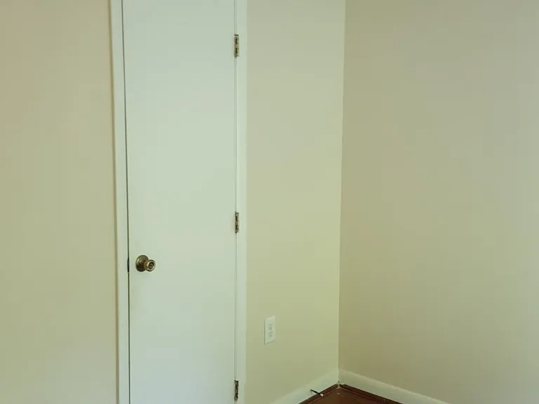 1430 Collegiate Cir — Photo 8