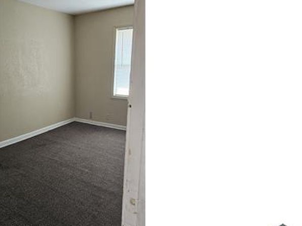1129 N Kansas St APT A