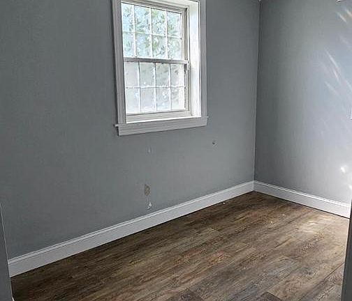 2nd image of 122 Cherry Hill Cir