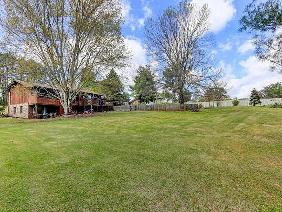 5th image of 1934 Northwood Dr