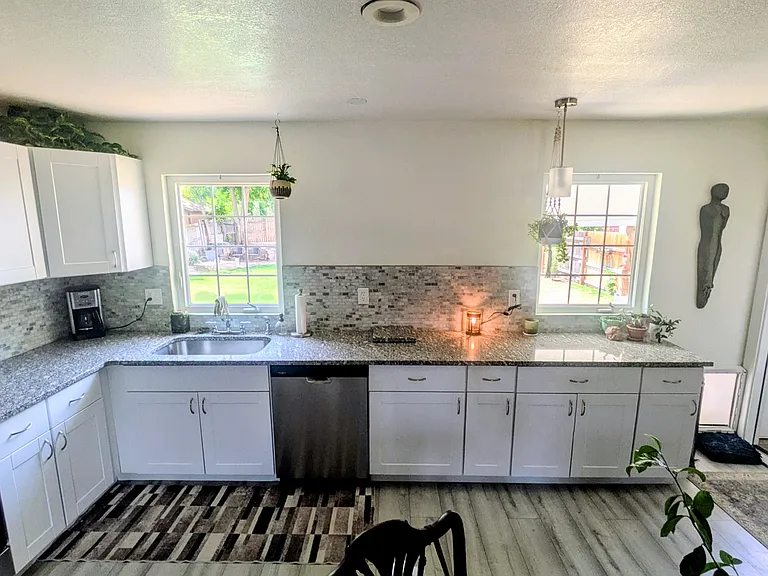 3911 Capitol Dr #2 — Photo 5