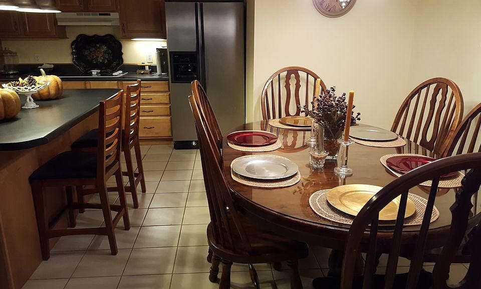 2nd image of 4105 Heatherhedge Ln