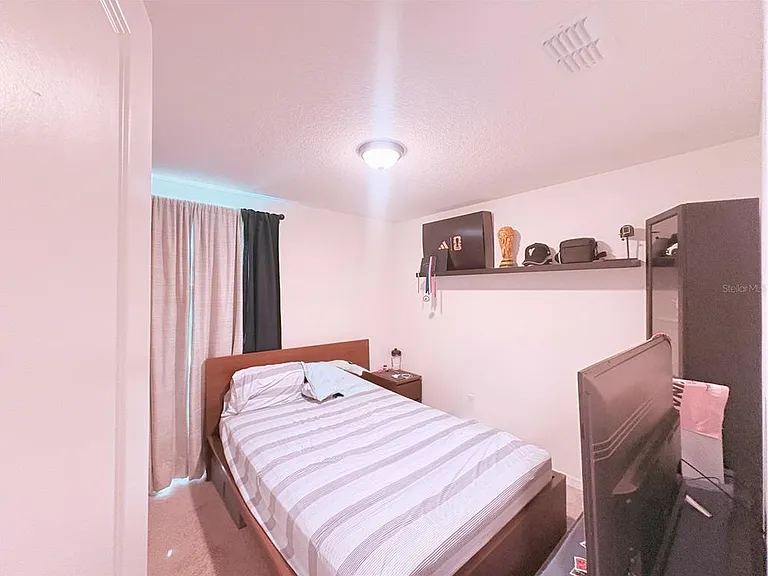 1084 Papaya Cir — Photo 24